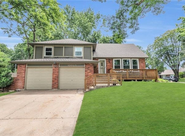 10025 Century Lane, Lenexa, KS 66215