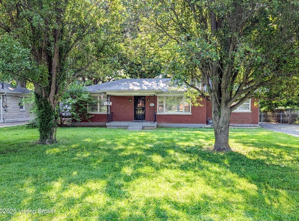 6513 Upper Hunters Trace, Louisville, KY 40216
