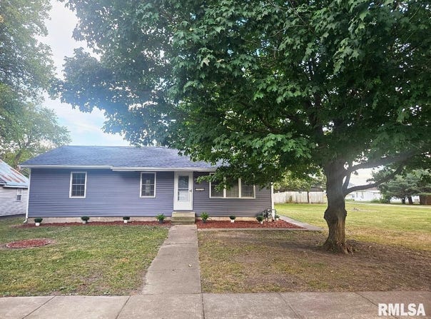 223 S MONROE Street, Harvel, IL 62538