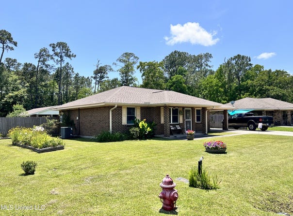 1001 Rue De Lasalle Street, Waveland, MS 39576