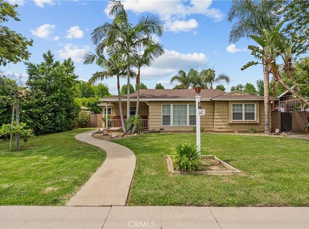 16427 Nordhoff Street, North Hills, CA 91343
