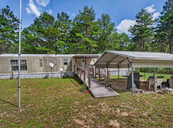 5375 Stallion Drive, Crestview, FL 32539