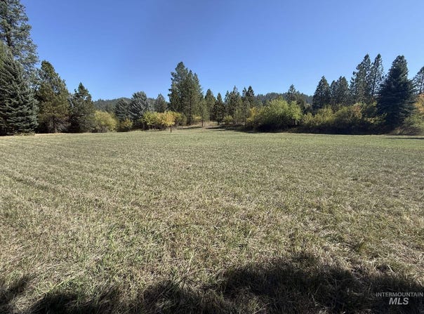 33 River Meadow Dr, Garden Valley, ID 83622