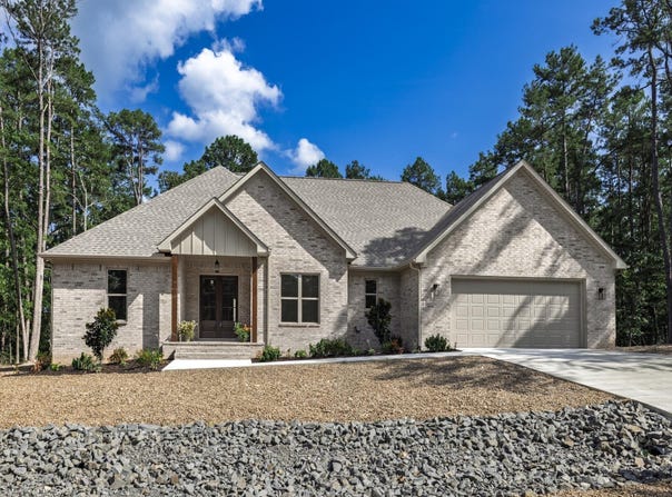 77 Biarritz Way, Hot Springs Village, AR 71909