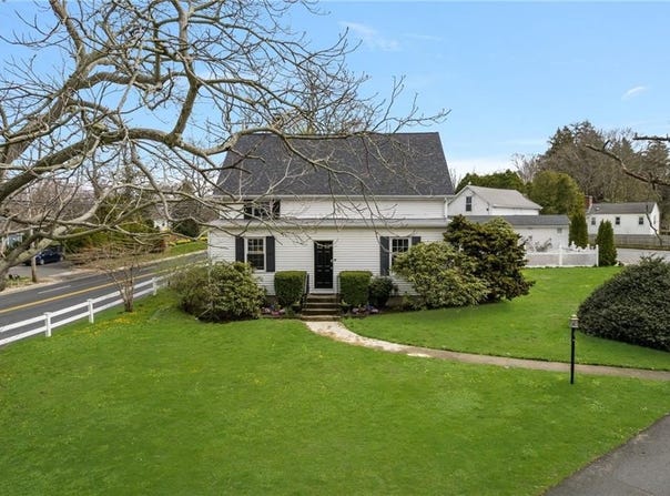 599 E Main Road, Middletown, RI 02842