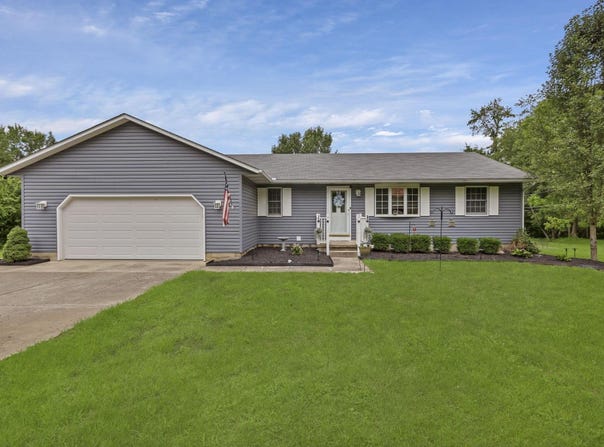 4811 Chicken Coop Hill Road So Road SE, Sugar Grove, OH 43155