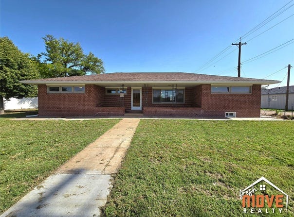 108 W 11th Street, Hugoton, KS 67951