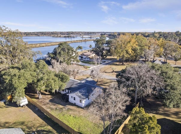 1822 Mallard Circle, Moncks Corner, SC 29461