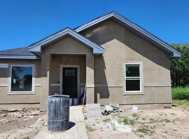 2589 Rosita Valley Rd., Eagle Pass, TX 78852