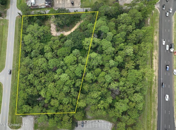 3200 Townsend Road, Gautier, MS 39553