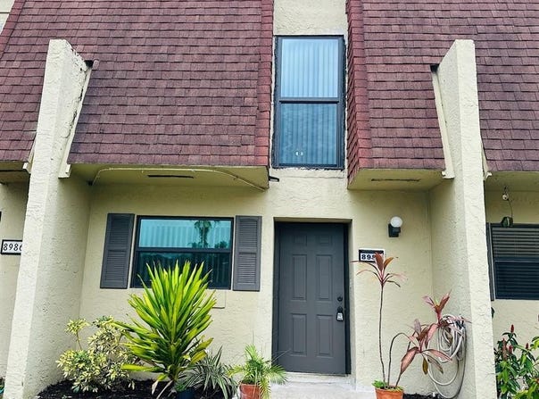 8988 Palm Tree Ln, Hollywood, FL 33024