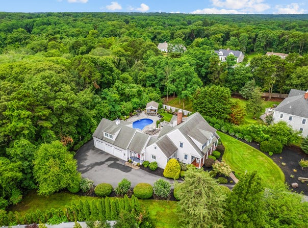 4 Cowslip Path, East Sandwich, MA 02537