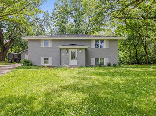 12238 S Robert Trail, Rosemount, MN 55068