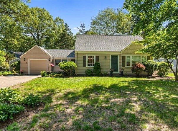 1 Joann Drive, Barrington, RI 02806