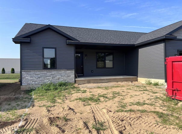 365 E Country Lane, Shipshewana, IN 46565