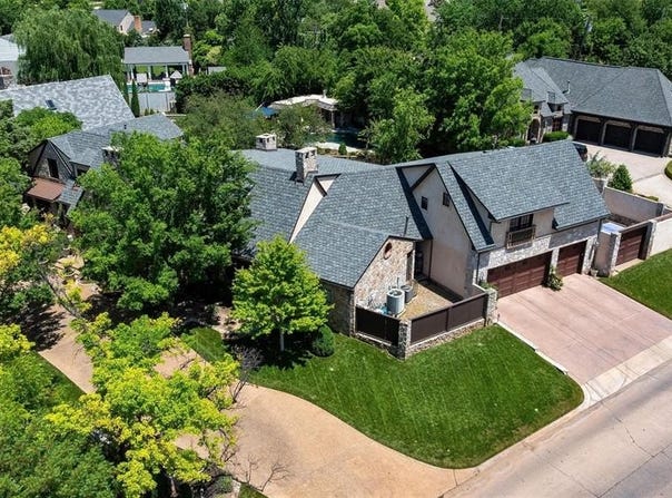 6638 Avondale Drive, Nichols Hills, OK 73116