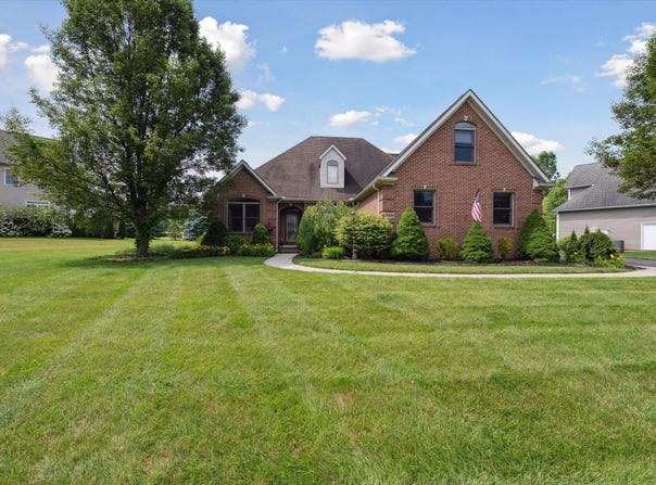 318 Granite Drive, Howell, MI 48843
