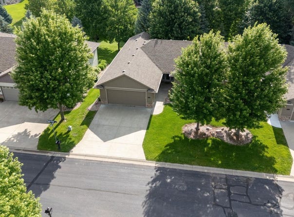 5616 S Shadow Wood Pl, Sioux Falls, SD 57108