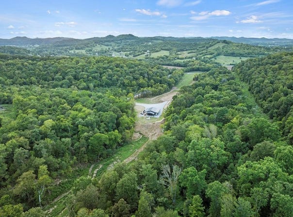 215 Hickman Creek Rd S, Hickman, TN 38567