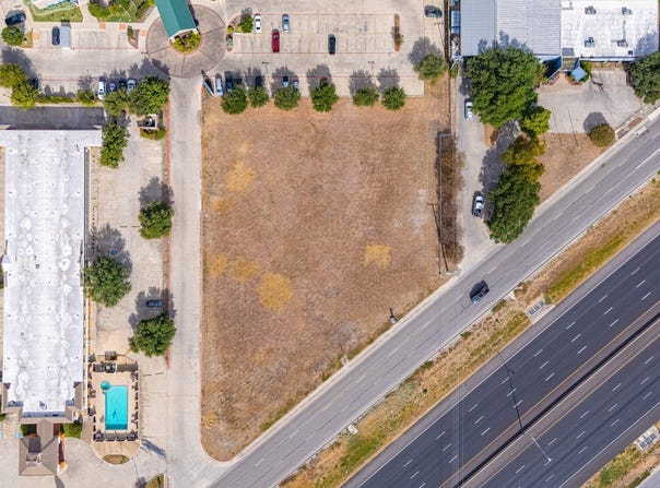 1501 N Business IH 35, New Braunfels, TX 78130