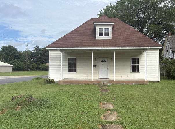 1102 Mayfield Road, Paducah, KY 42003