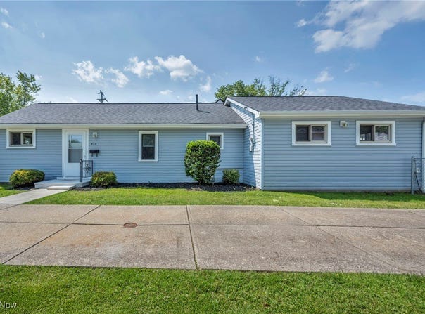 464 E 300th Street, Willowick, OH 44095