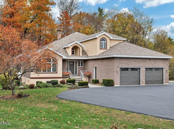 1306 Putnam Road, Schenectady, NY 12306