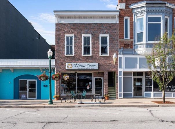 207 W Van Buren Street, Columbia City, IN 46725-2037