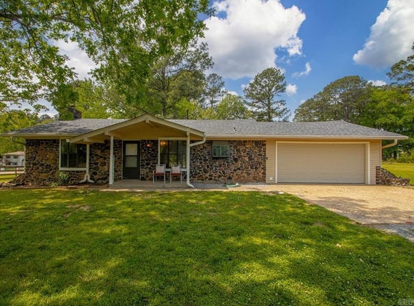 1102 N Shady Lane, Benton, AR 72015