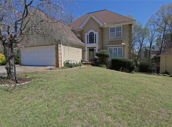 900 Secret Cove Drive, Sugar Hill, GA 30518