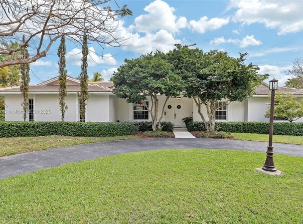 15801 SW 77th Ct, Palmetto Bay, FL 33157