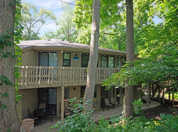 403 Deerpath W -, Fontana, WI 53125