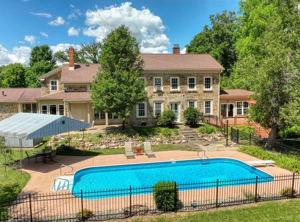 208 Glasgow Road, Jackson, MI 49201
