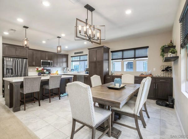 1577 Castillo Way, Vista, CA 92081