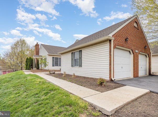 2077 RALEIGH ROAD, HUMMELSTOWN, PA 17036