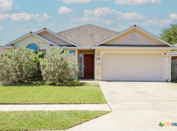 319 Silverado Trail, Victoria, TX 77901