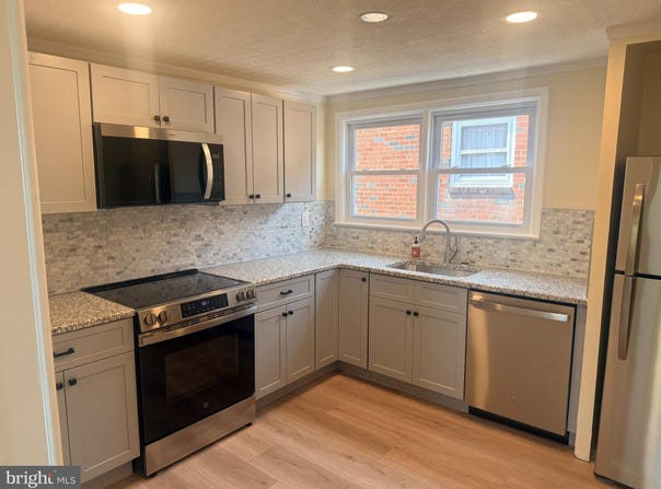1620 MACDADE Boulevard, FOLSOM, PA 19033