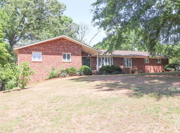 112 Forest Avenue NE, Valdese, NC 28690