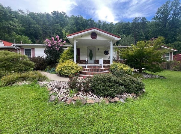 308 Dorton Street, Jenkins, KY 41537