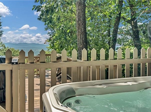 368 Walnut Ridge, Ellijay, GA 30536