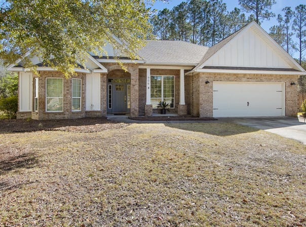906 Symphony Way, Freeport, FL 32439