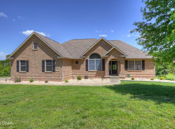305 Tee Lane, Carl Junction, MO 64834