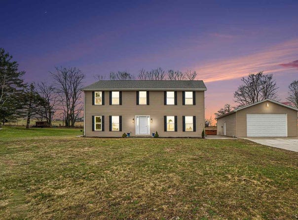 18180 Hilltop, Charlevoix, MI 49720