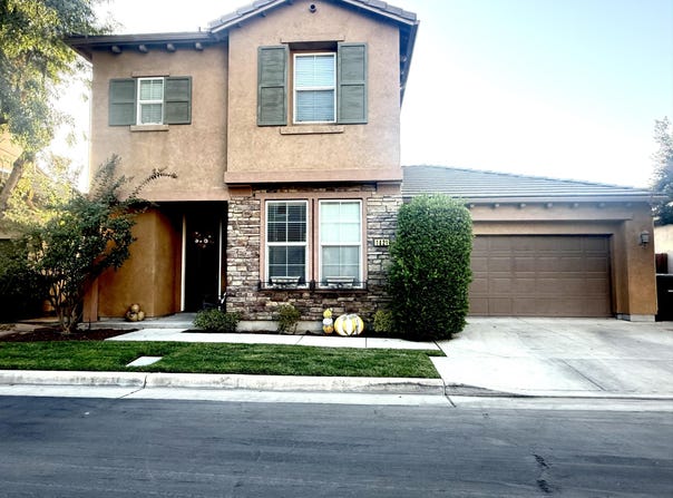 1421 N Cortona Court, Visalia, CA 93291