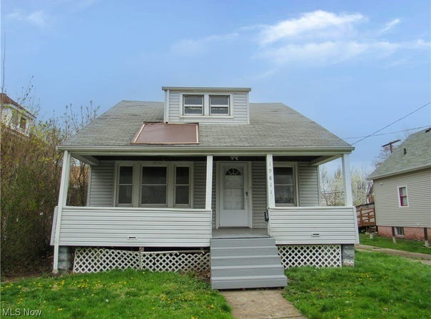 19811 Pawnee Avenue, Cleveland, OH 44119