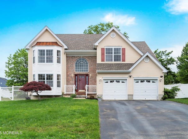 142 Swordfish Road, Manahawkin, NJ 08050