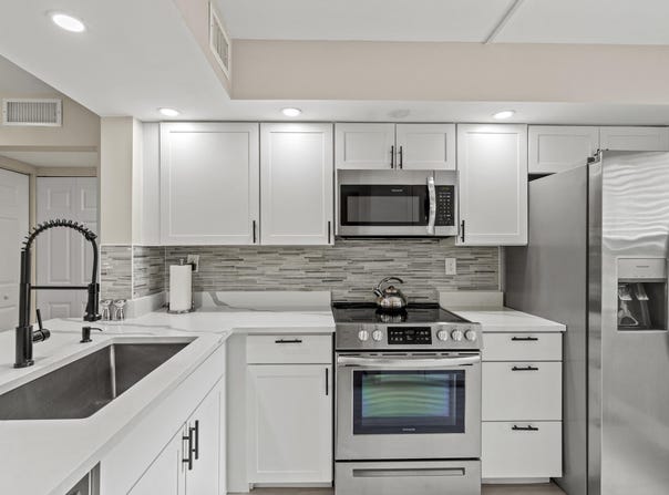 12829 Briarlake Drive, Palm Beach Gardens, FL 33418