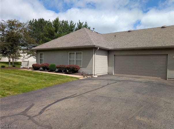 4220 Tannybrooke Lane NW unit: 13C, Canton, OH 44718