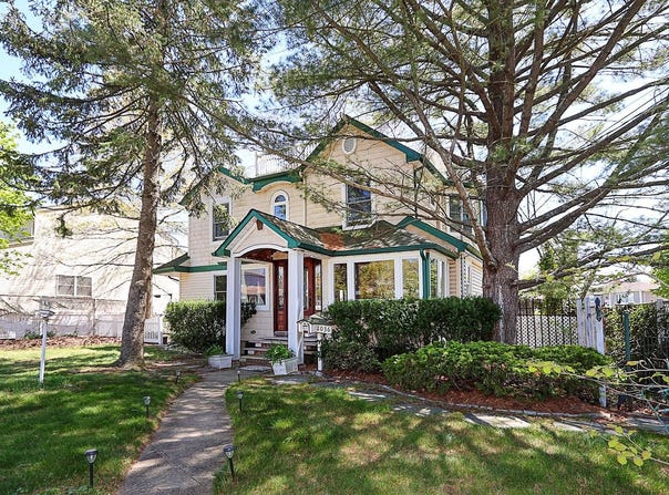 2036 Dow Avenue, Merrick, NY 11566