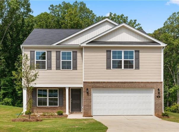 137 Preston Oaks Drive, King, NC 27021
